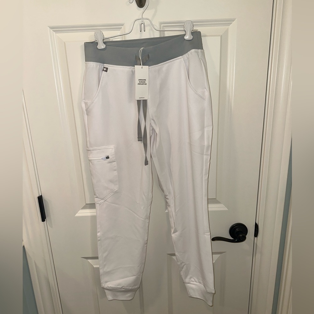 Figs Zamora Jogger Scrubs Optic white size XS petite